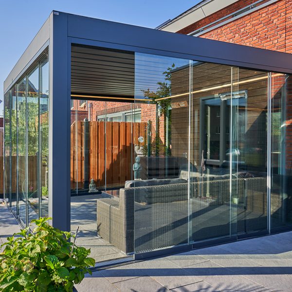 Pinela Deluxe Louvered Pergola