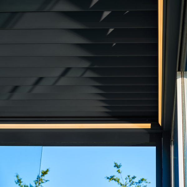 Pinela Deluxe Louvered Pergola - Image 4